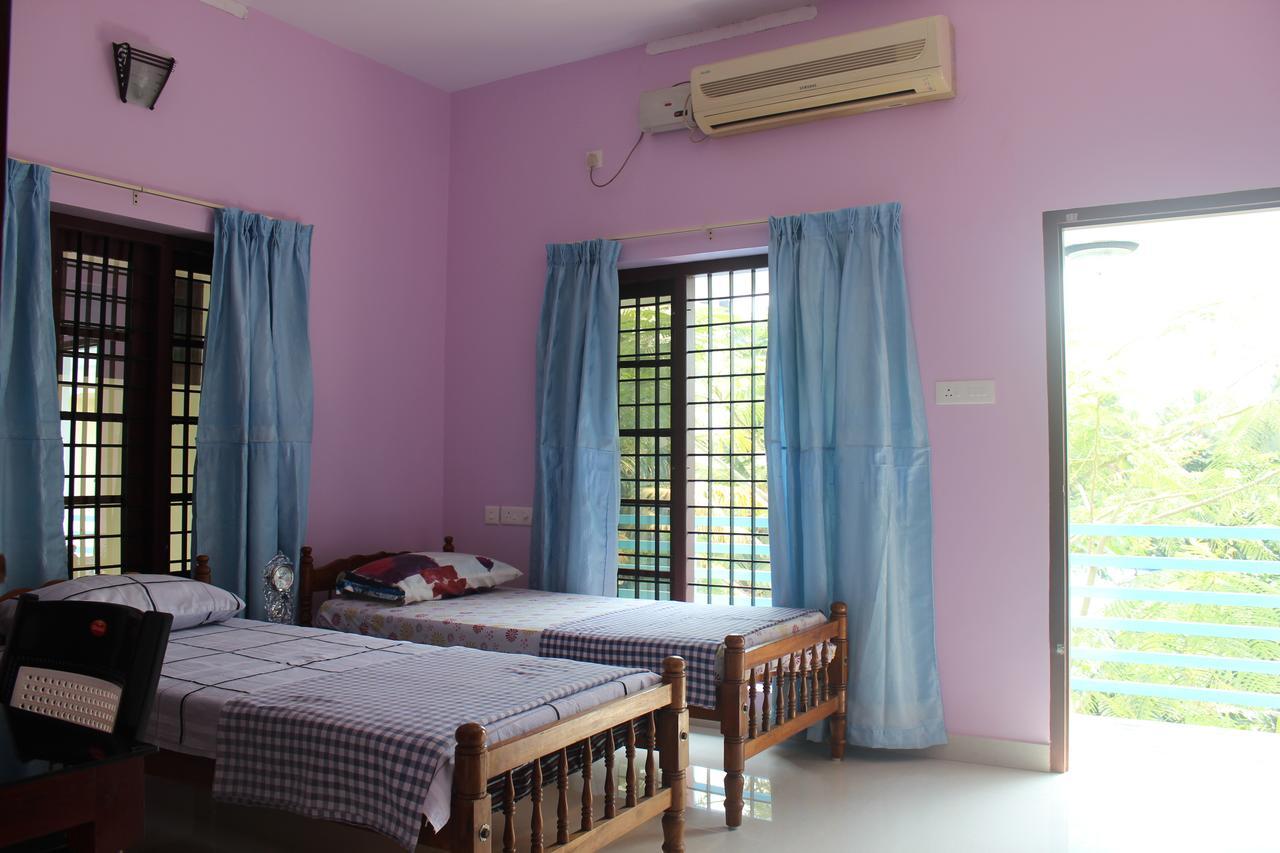 Puthenchirayil Homestay Thiruvananthapuram Exterior foto