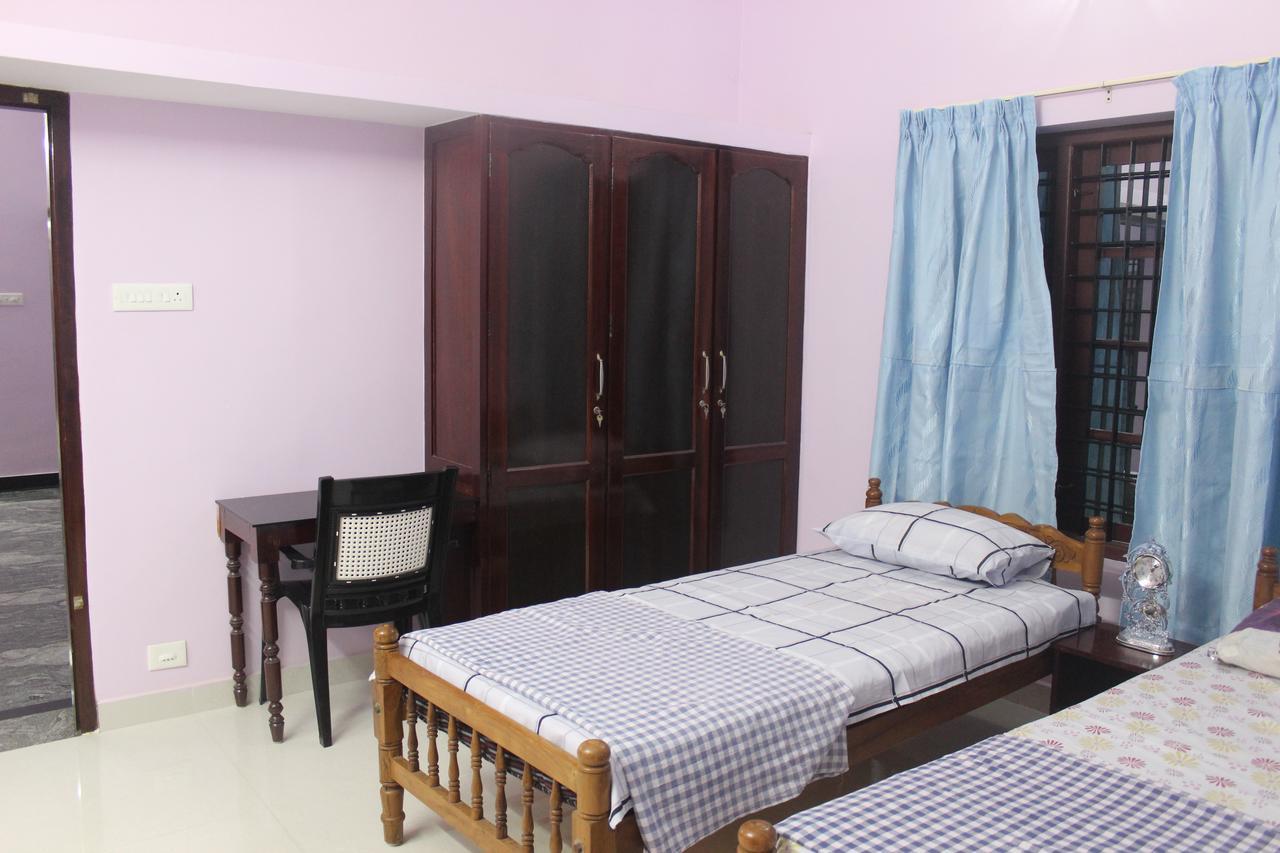 Puthenchirayil Homestay Thiruvananthapuram Exterior foto